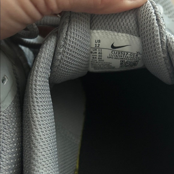 Nike Men's Run Swift 2 Running Shoe Gray and Black Shoes - Picture 7 of 10